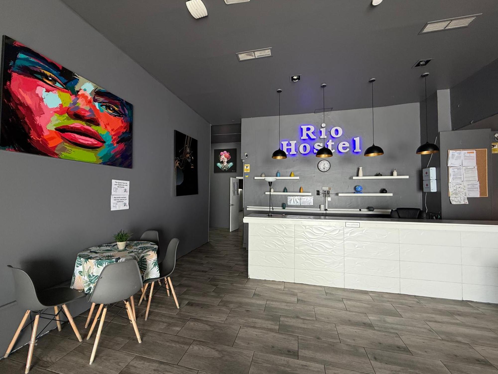 Rio Hostel Madrid Exterior photo